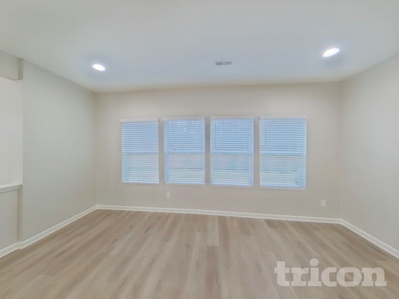 Building Photo - 15015 Ockeechobee Ct