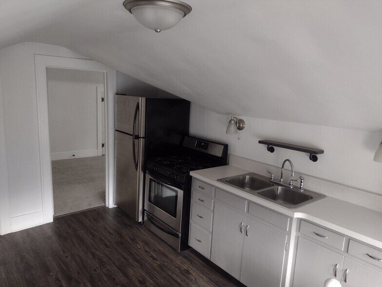 Building Photo - 315 State Ave