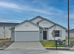 Building Photo - 17680 N Pegram Way