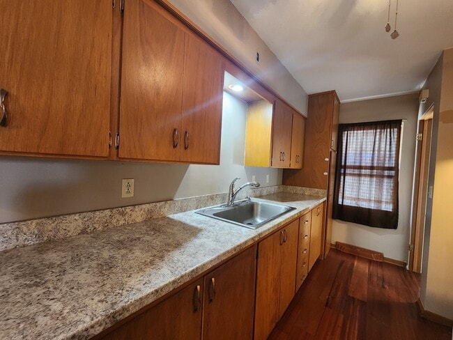 Building Photo - 506 Kimball Ave