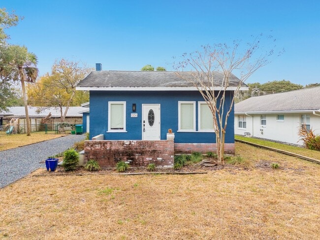 Building Photo - Historic GEM! – The First Female-Built Home in Holly Hill