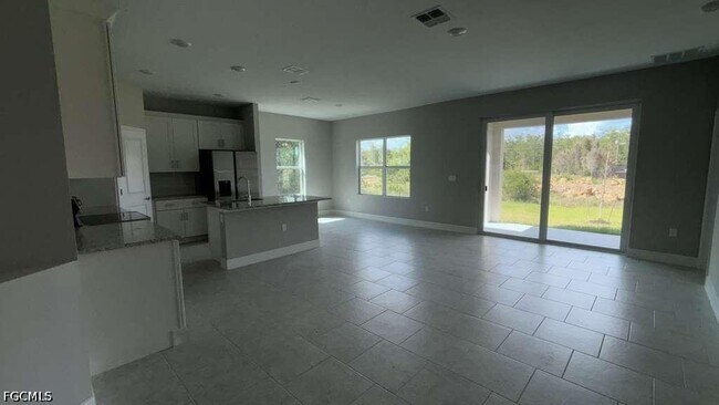 Building Photo - 460 Westchester Dr