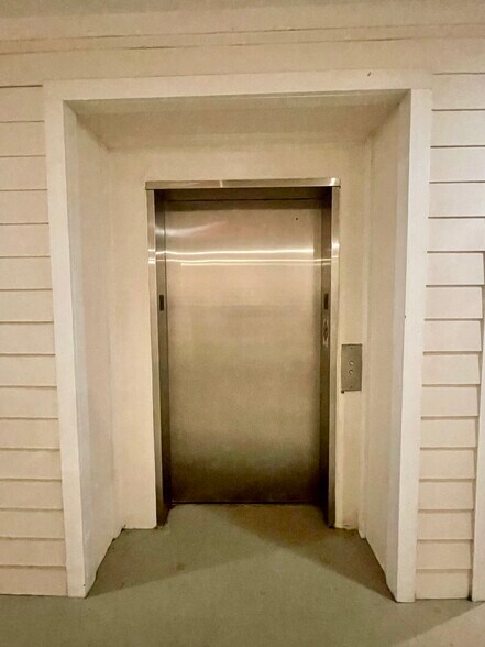 Building Photo - 1755 Central Park Rd