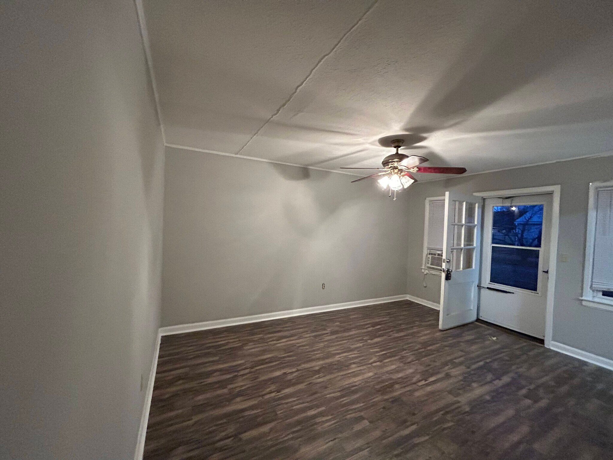 Building Photo - 2622 Knox Ave