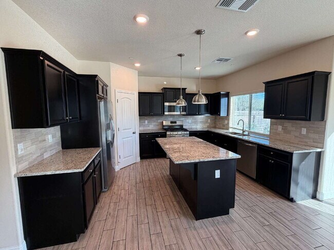 Building Photo - 2494 Valdes Dr