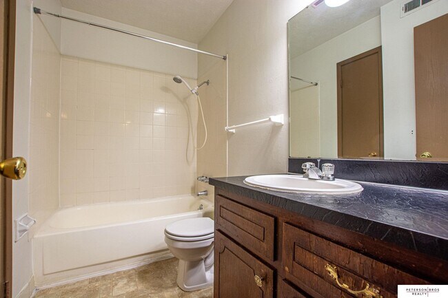 Building Photo - 8252 S 48th St