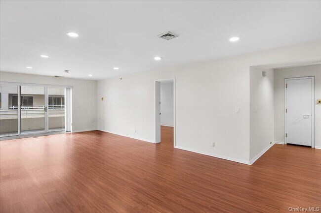 Building Photo - 100 Cutter Mill Rd