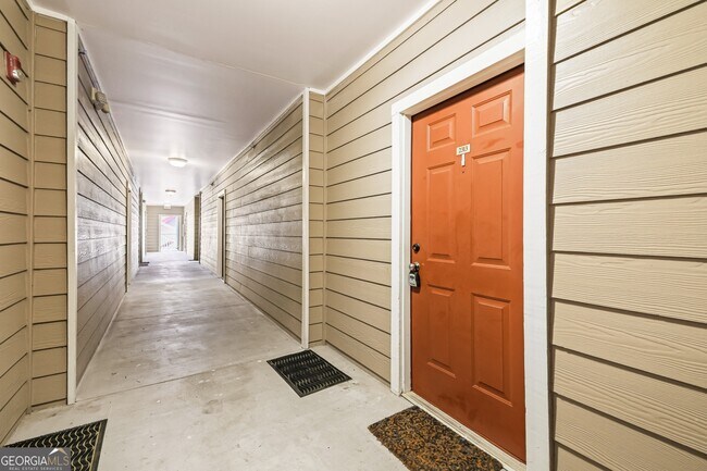 Building Photo - 4333 Dunwoody Park