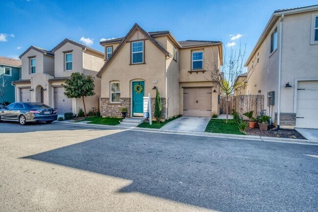 Building Photo - 3 br, 2.5 bath House - 3762 Friendship Ln.