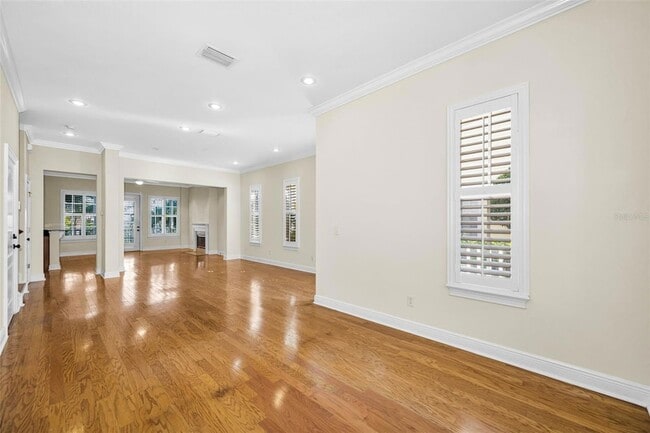 Building Photo - 924 Hemingway Cir