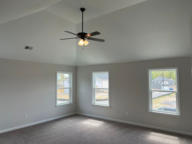 Building Photo - *** COMING SOON! *** Exquisite Rental Home Features 4 Beds, 2.5 Baths in John's Landing!
