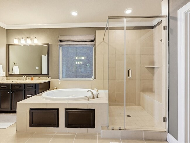 Building Photo - 8418 Oak Leaf Point Dr