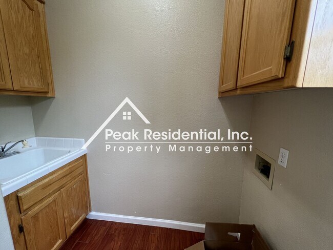 Building Photo - Wonderful Rocklin 4bd/2ba Home - Gated Com...