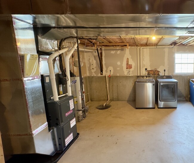 Building Photo - 131 Rosie Dr