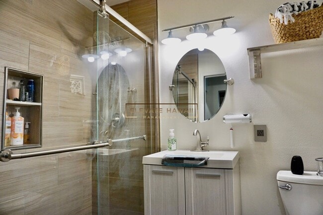 Building Photo - CHARMING & MODERN 2 BED 2 BATH 2 PARKING T...