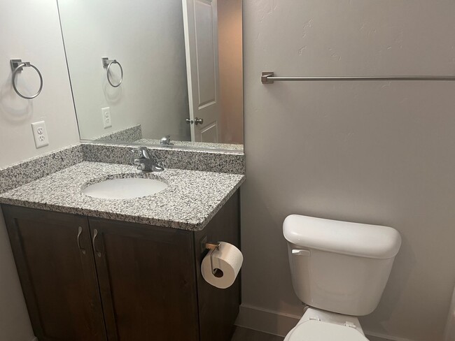 Building Photo - 3 bed | 2.5 bath | 2-car Townhome with Was...