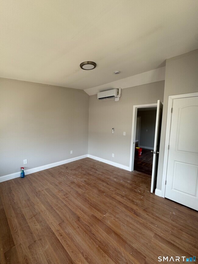 Building Photo - 1012 Dixwell Ave