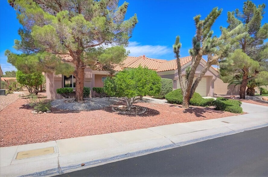 Building Photo - 3013 Sungold Dr