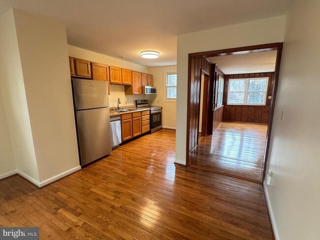 Building Photo - 1334 Waterbury Rd