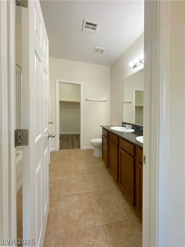 Building Photo - 1000 Aspen Cliff Dr