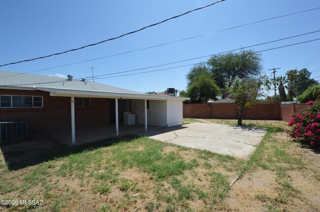 Building Photo - 1456 S Avenida Sirio
