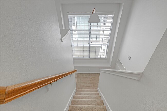Building Photo - 218 Blushwood Pl