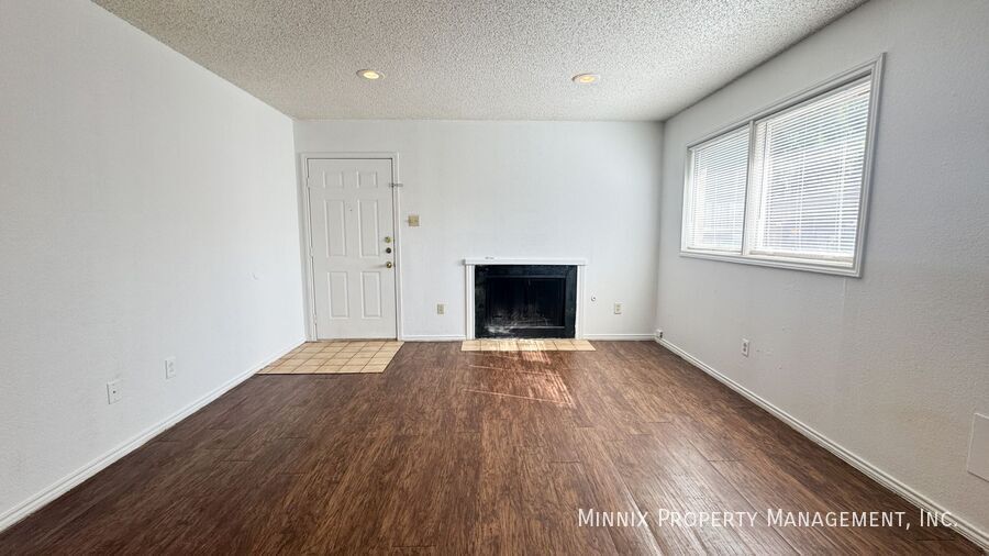 Building Photo - 8208 Vernon Ave