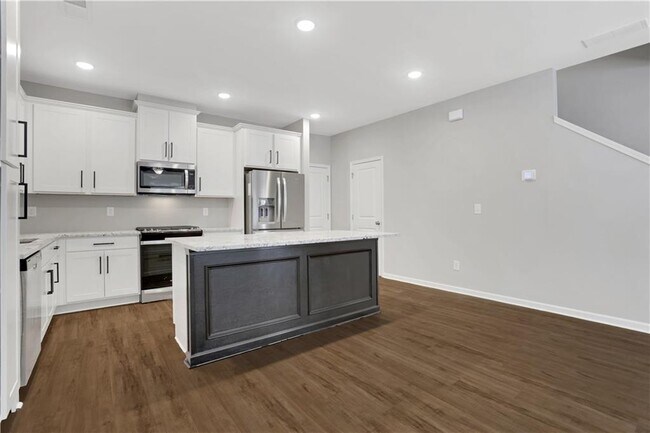 Building Photo - 1954 Sanford Dr