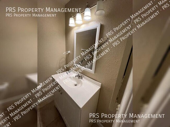 Building Photo - 157 W Inglewood St