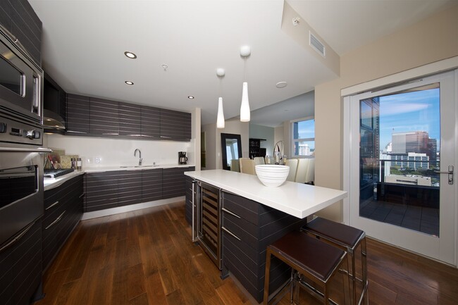 Building Photo - Ultimate Luxury Living: Fully Furnished Co...