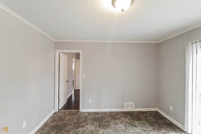 Building Photo - 2375 Surrey Trail