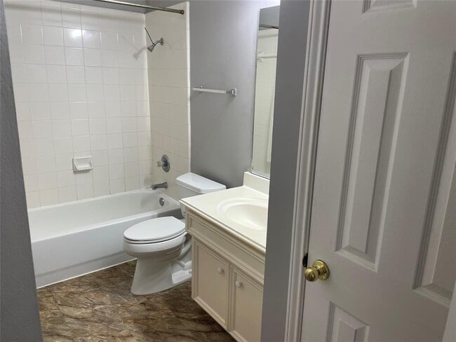 Building Photo - 4118 Creek Ridge Ln