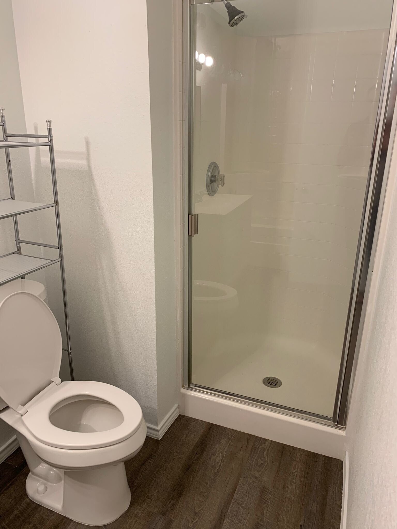 Building Photo - 2701 Woodlake Pkwy