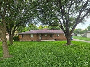 Building Photo - 106 Jefferson Ave