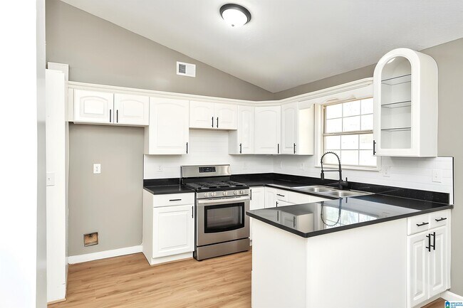 Building Photo - 3719 Gray Oaks Dr