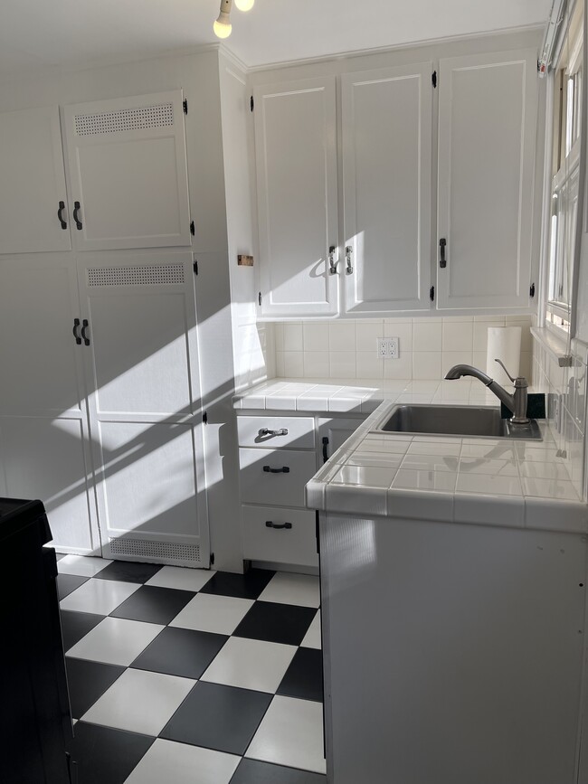 Kitchen - 1827 18th St