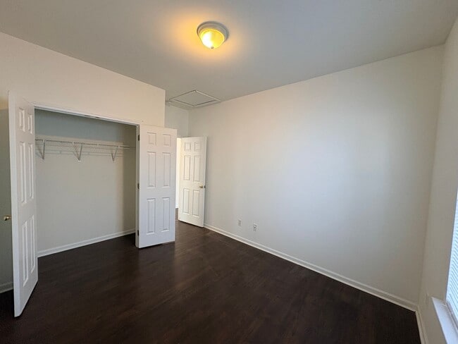 Building Photo - Welcome to Bluffton Park