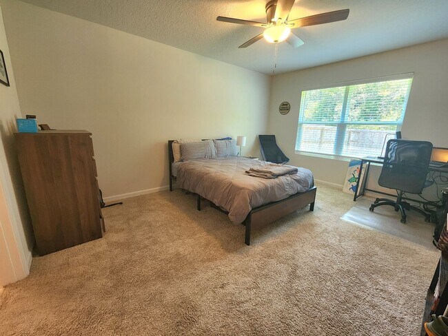 Building Photo - 5379 Peach Dr