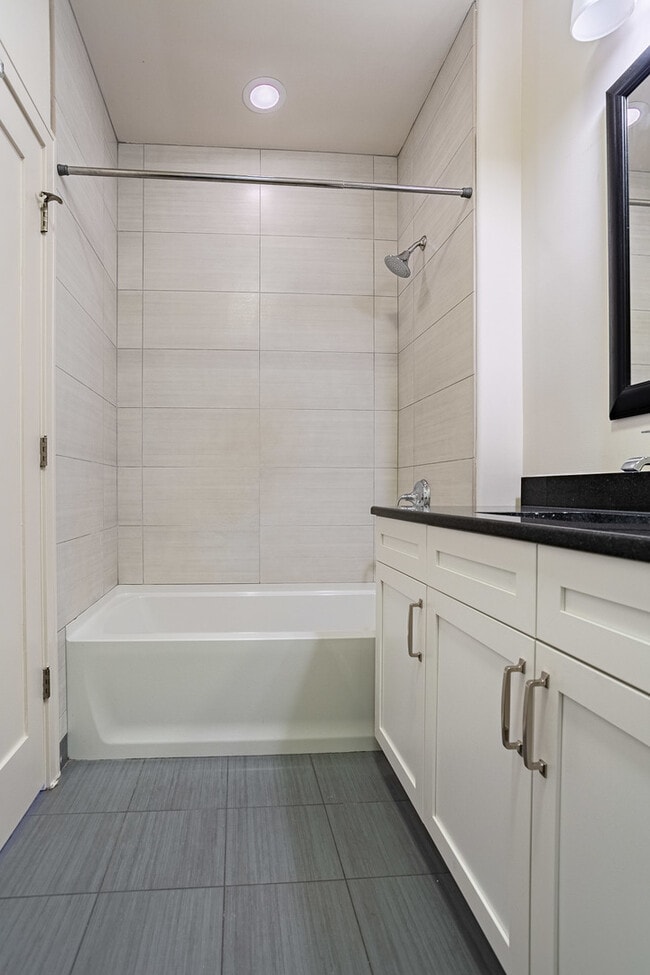 Building Photo - 2100 Greenwood St