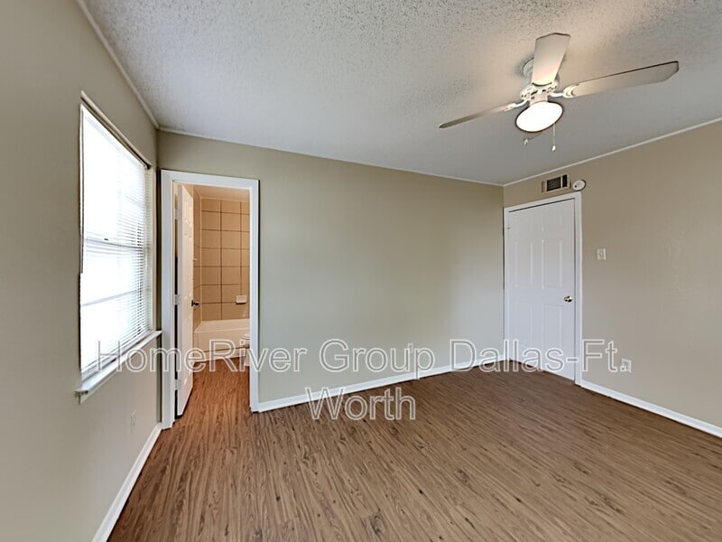 Building Photo - 4345 Chestnut Dr