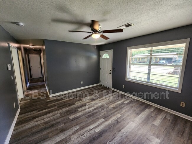 Building Photo - 1406 Jackson Dr