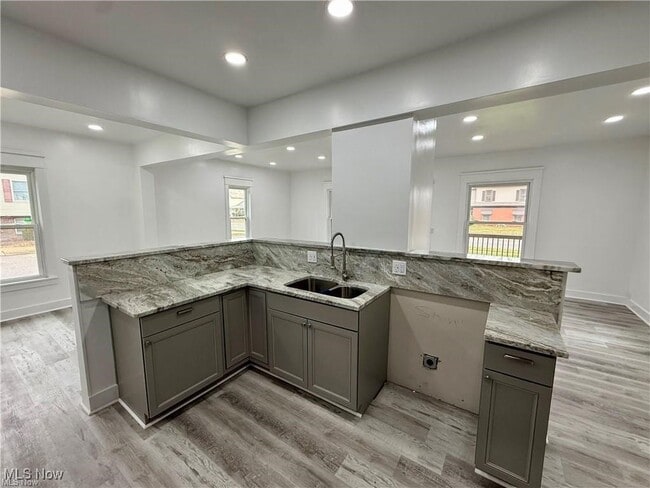 Building Photo - 338 N Wooster Ave