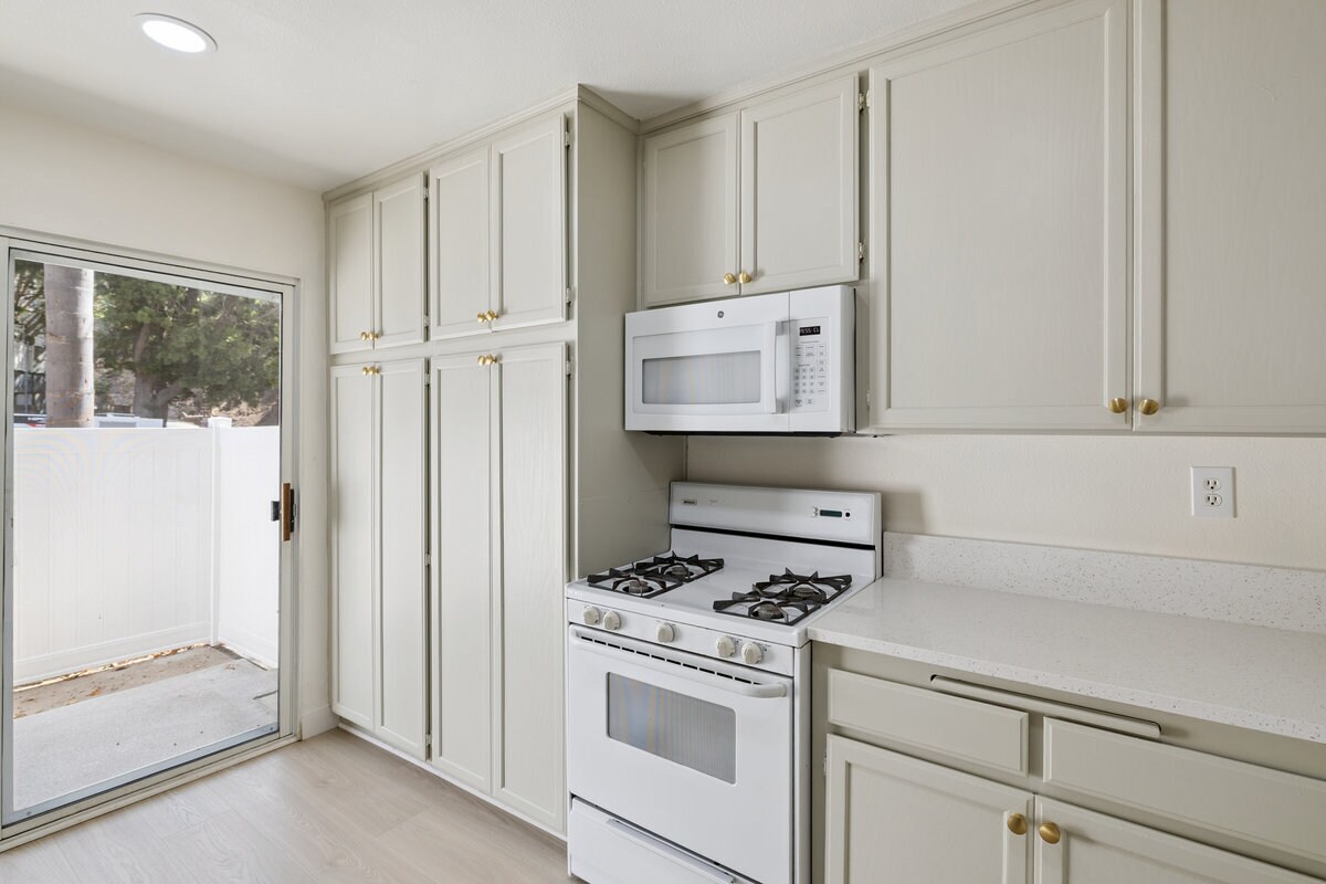 Building Photo - 3709 Las Flores Canyon Rd