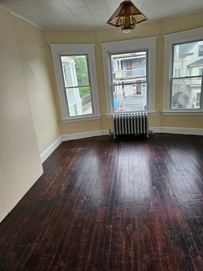 Building Photo - 54 Wildwood Ave