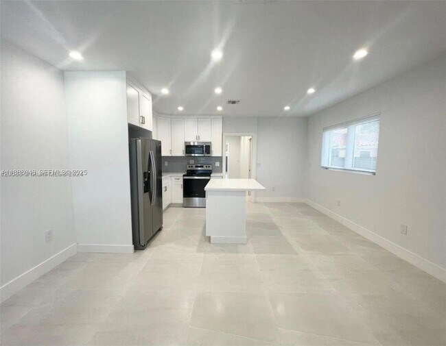 Building Photo - 6329 SW 23rd St