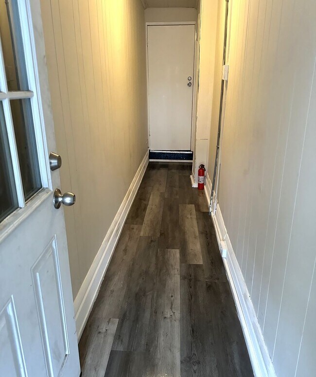 Building Photo - 425 Highland Ave