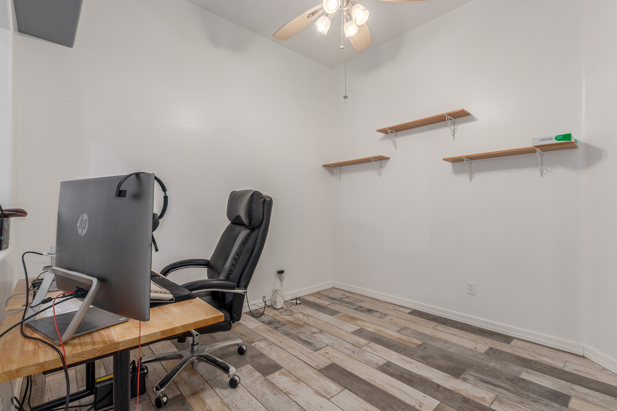 Building Photo - 8434 N Sunny Rock Ridge Dr