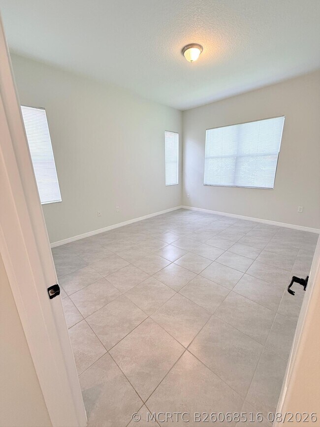 Building Photo - 5489 Soria Ave
