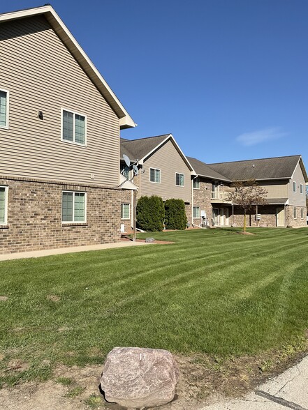 Exterior Building - Rockingham Estates