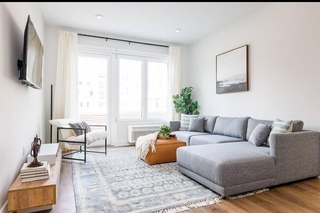 Building Photo - 1038 John F. Kennedy Blvd